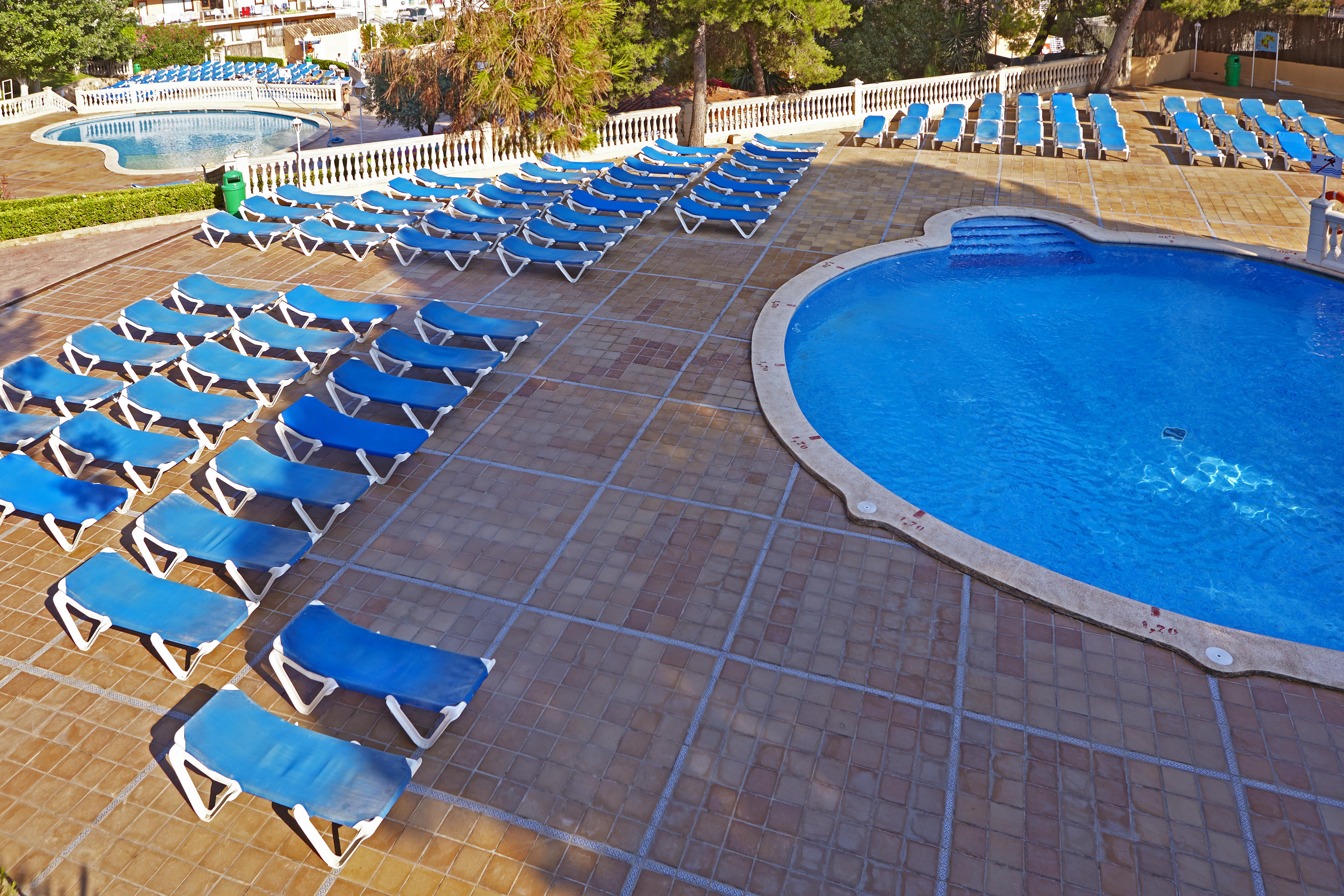 Sahara Nubia Gobi Otel Ses Cadenes Dış mekan fotoğraf A swimming pool at a hotel