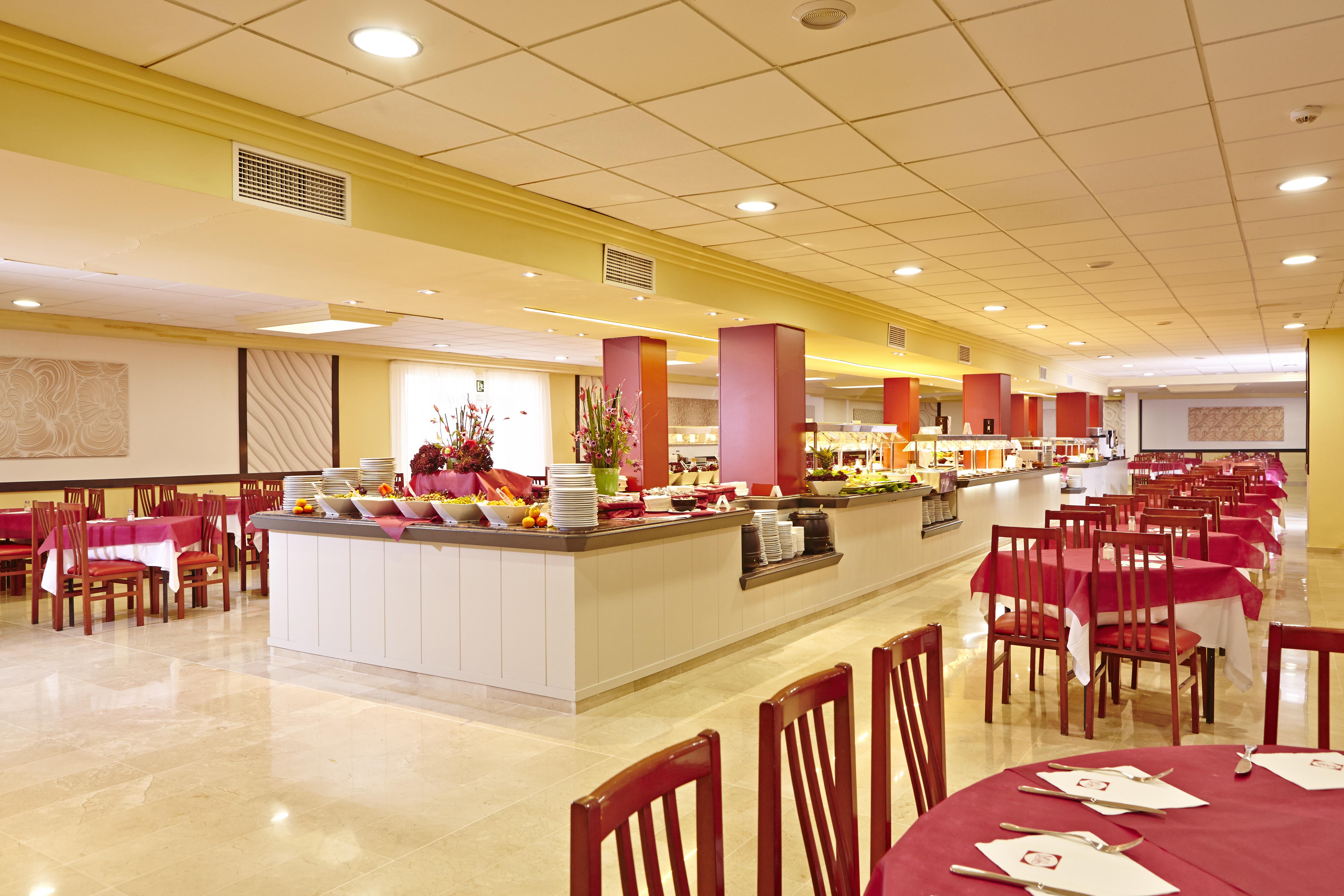 Sahara Nubia Gobi Otel Ses Cadenes Dış mekan fotoğraf A buffet at a hotel