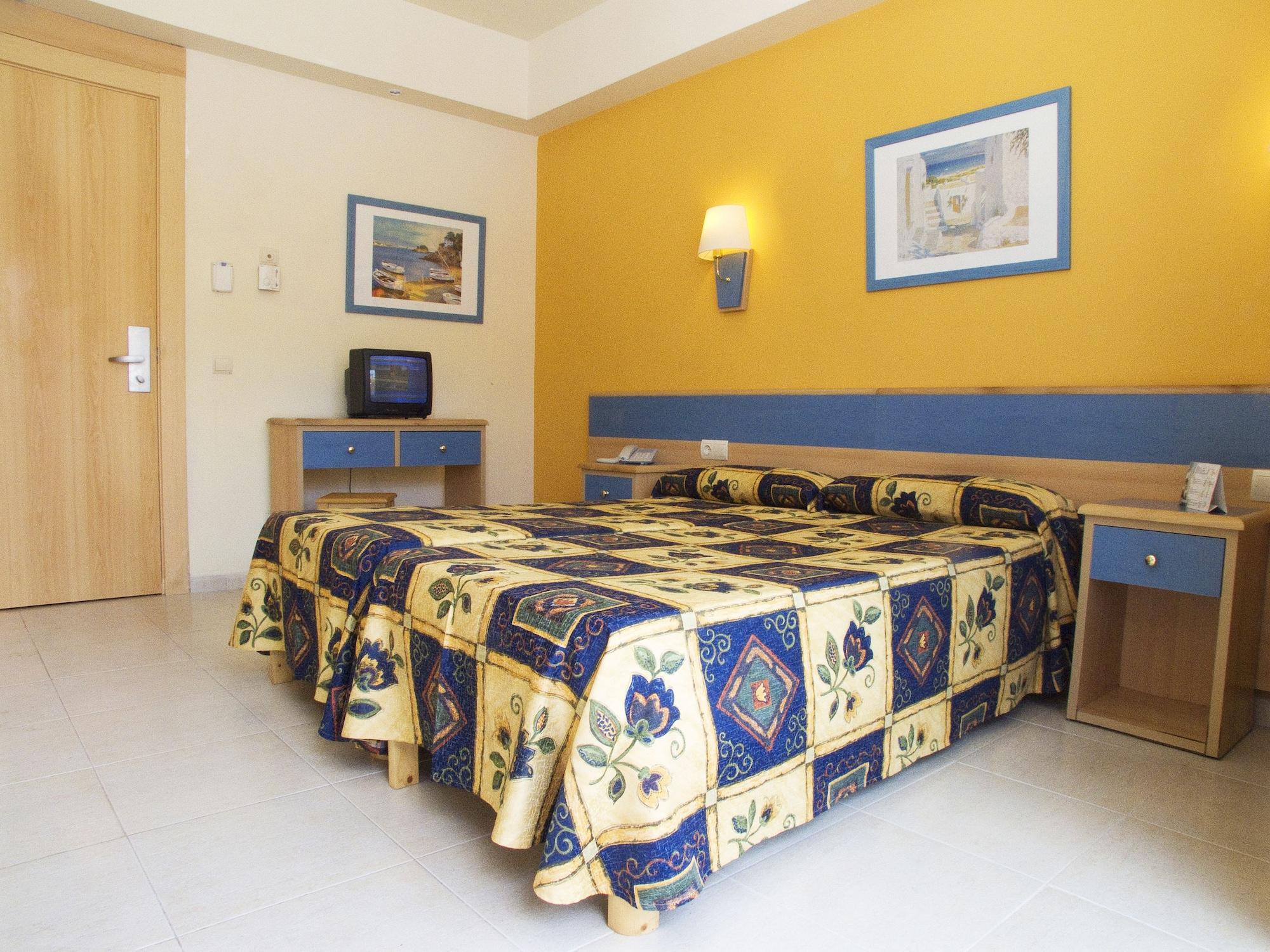 Sahara Nubia Gobi Otel Ses Cadenes Dış mekan fotoğraf A room at a hotel