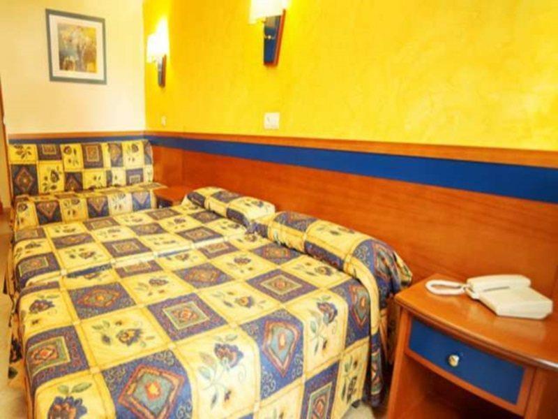 Sahara Nubia Gobi Otel Ses Cadenes Dış mekan fotoğraf A room at the hotel