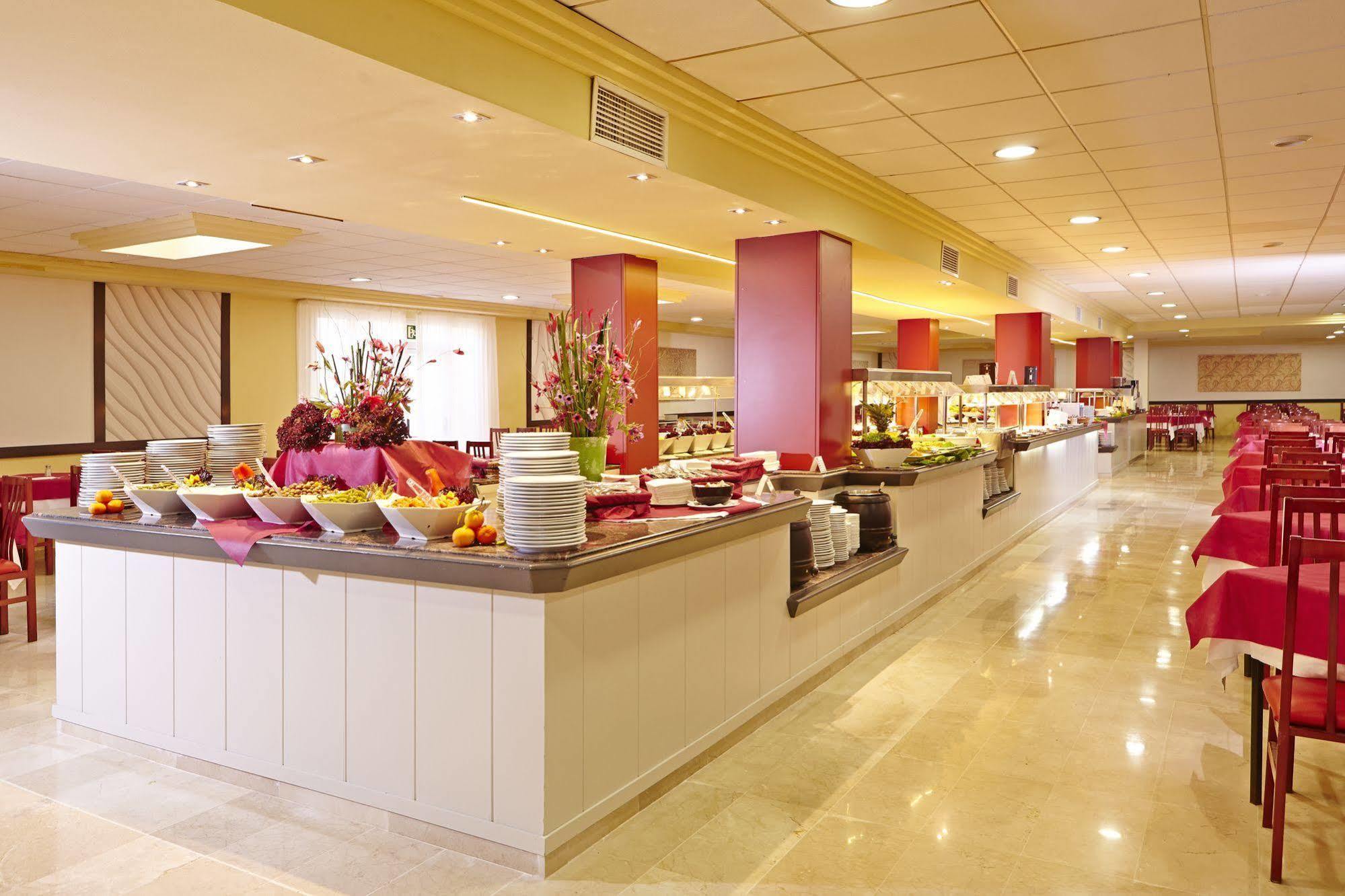 Sahara Nubia Gobi Otel Ses Cadenes Dış mekan fotoğraf Buffet